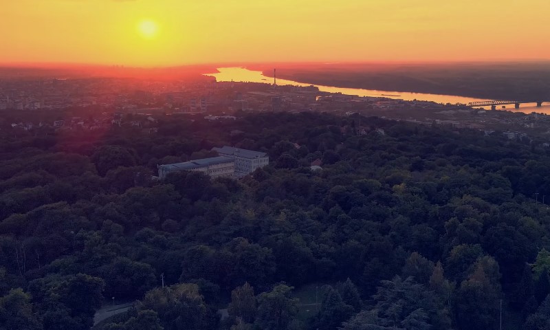 Zalazak sunca iznad Zvezdarske šume